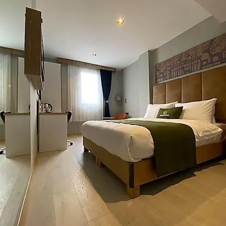 فندق Gardenmode Airport 3*